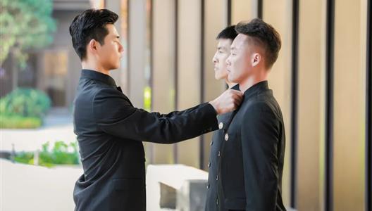 从生涯管家到生涯专家，，，，，，，客户始终是新利luck18教员
